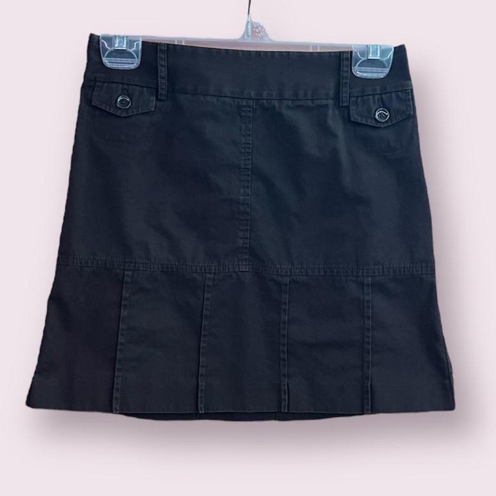dark brown pleated mini skirt with small pockets
